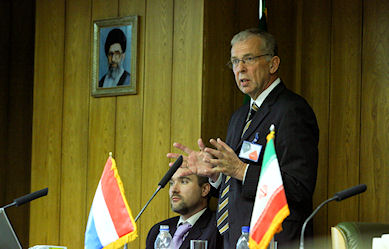 Bouvrie_and_van_Vliet_at_the_seminar